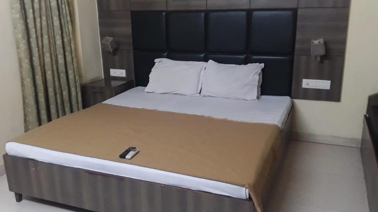 Hotel Shelter Tarapith Dış mekan fotoğraf